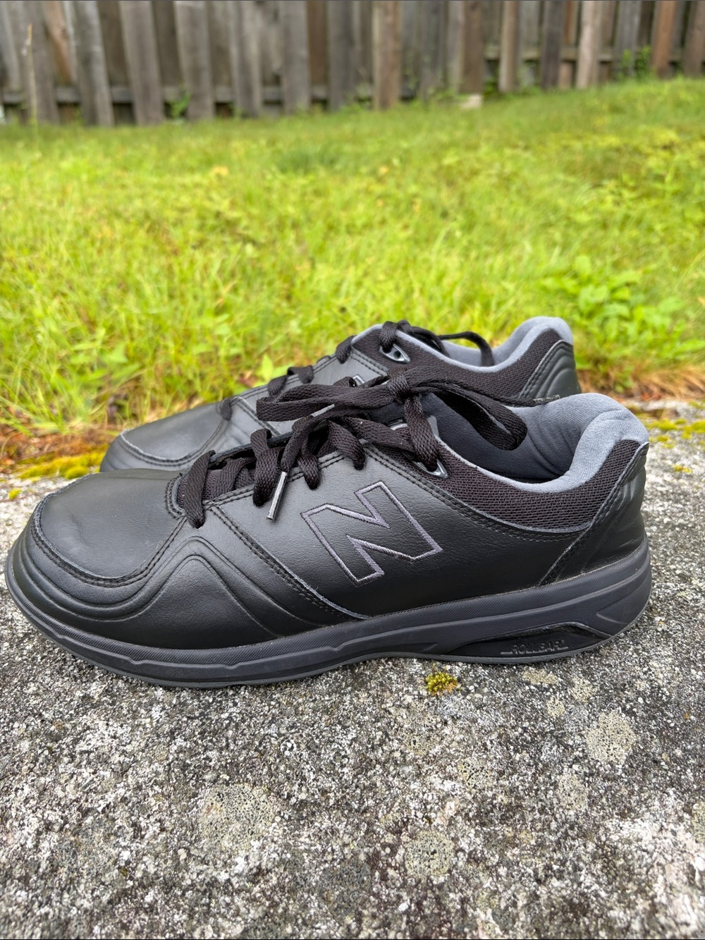 New Balance Black Leather Walking Shoes casual work sneakers women’s size 10